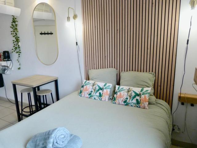 Charmant Studio Le Clos D'Aix Parking Prive Gratuit Et Piscine آيكس أومبروفينس المظهر الخارجي الصورة