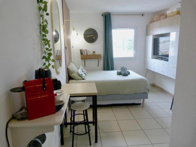 Charmant Studio Le Clos D'Aix Parking Prive Gratuit Et Piscine آيكس أومبروفينس المظهر الخارجي الصورة