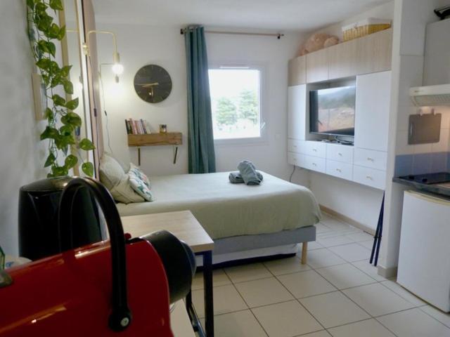 Charmant Studio Le Clos D'Aix Parking Prive Gratuit Et Piscine آيكس أومبروفينس المظهر الخارجي الصورة