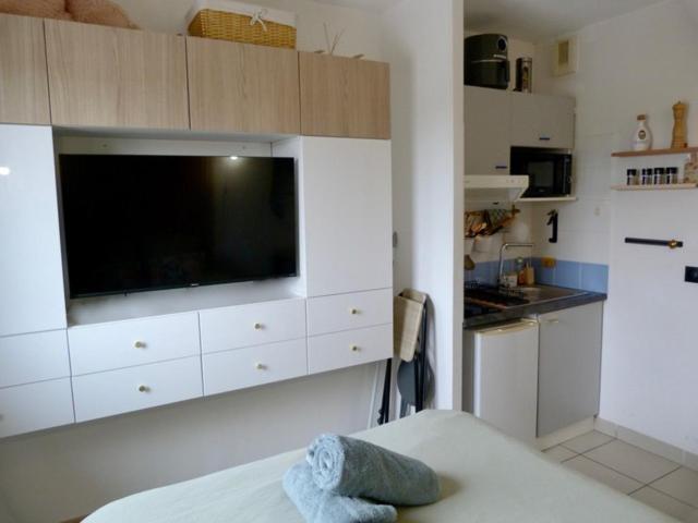 Charmant Studio Le Clos D'Aix Parking Prive Gratuit Et Piscine آيكس أومبروفينس المظهر الخارجي الصورة